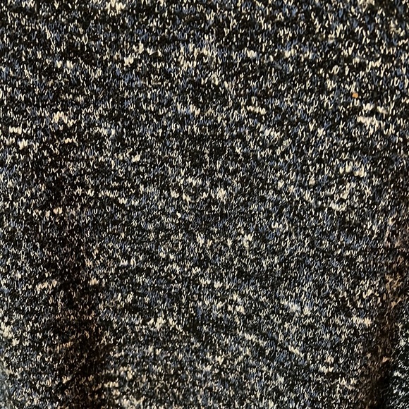 The sweater is great. The colouring is lovely.  It’s s 2X - Picture 3 of 5